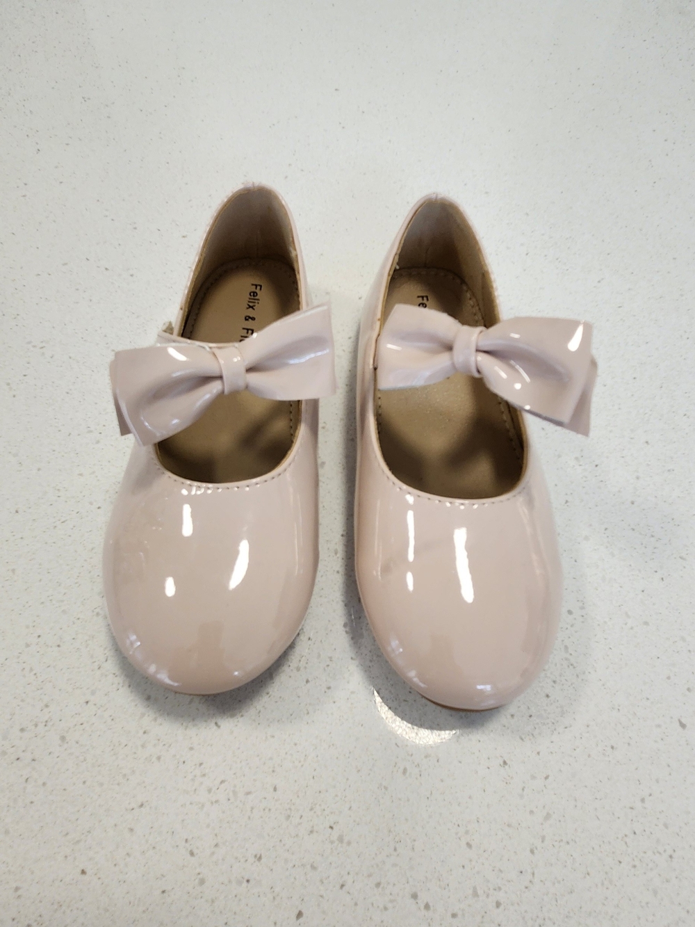 Felix & Flora Girls Nude Patent Bow Flats Size 13 | Dress Shoes | EUC